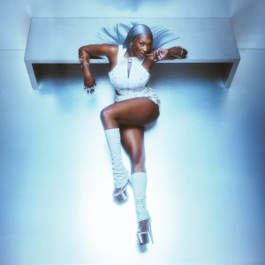 Aya Nakamura annonce son nouvel album "Destinée" le 21 novembre 2025.